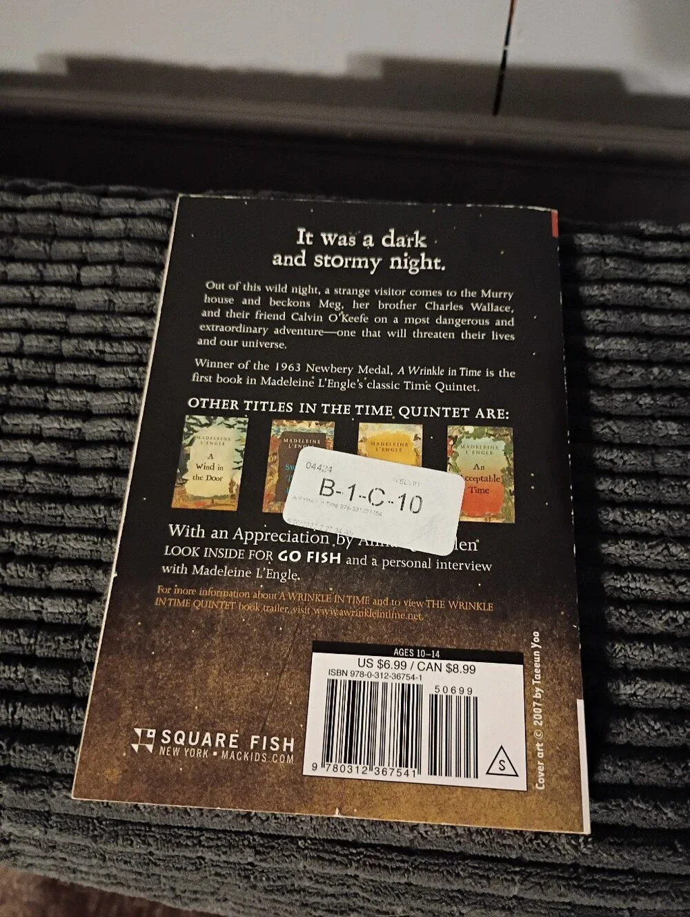 A Wrinkle In Time Paperback - Picture 2 of 2